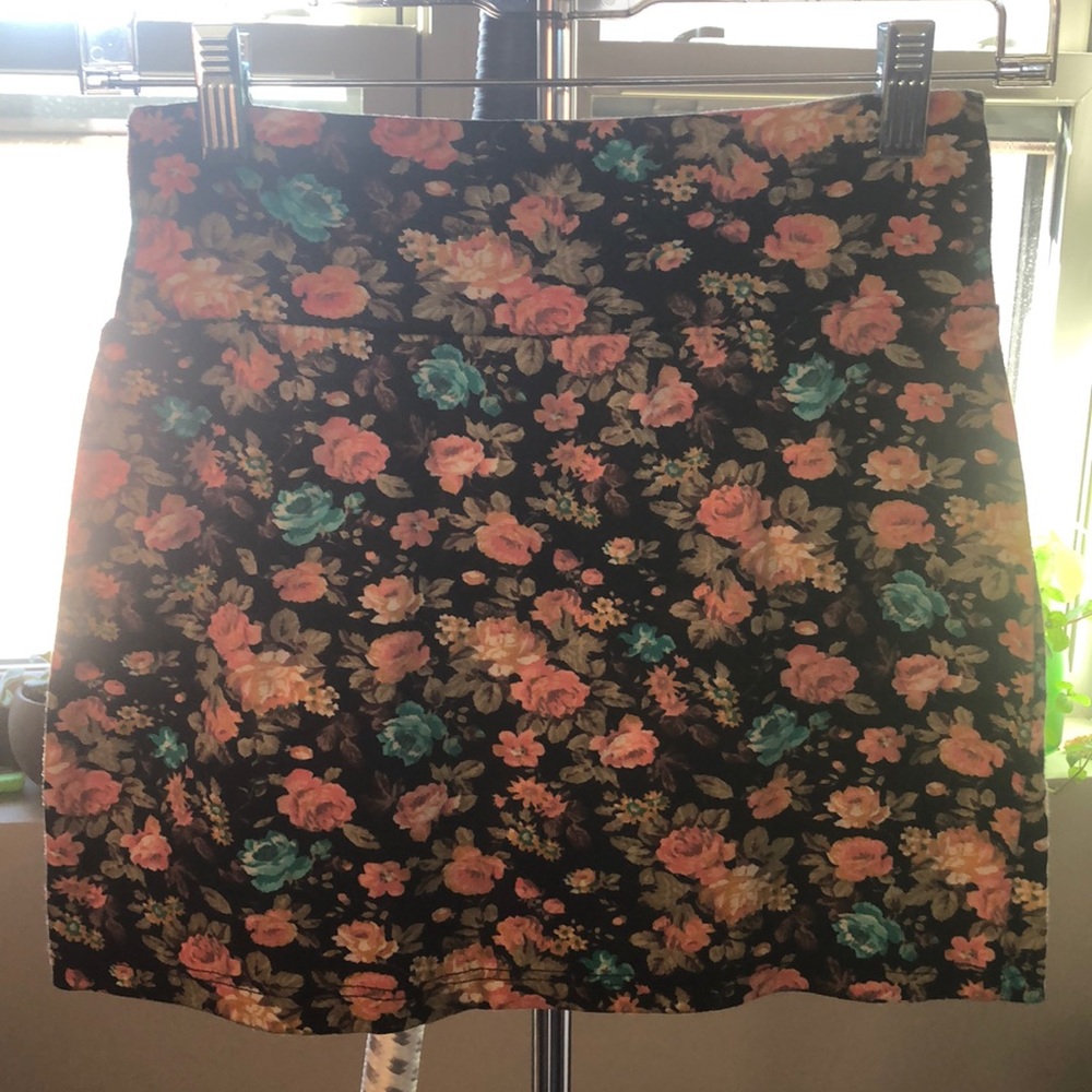 Mini floral skirt